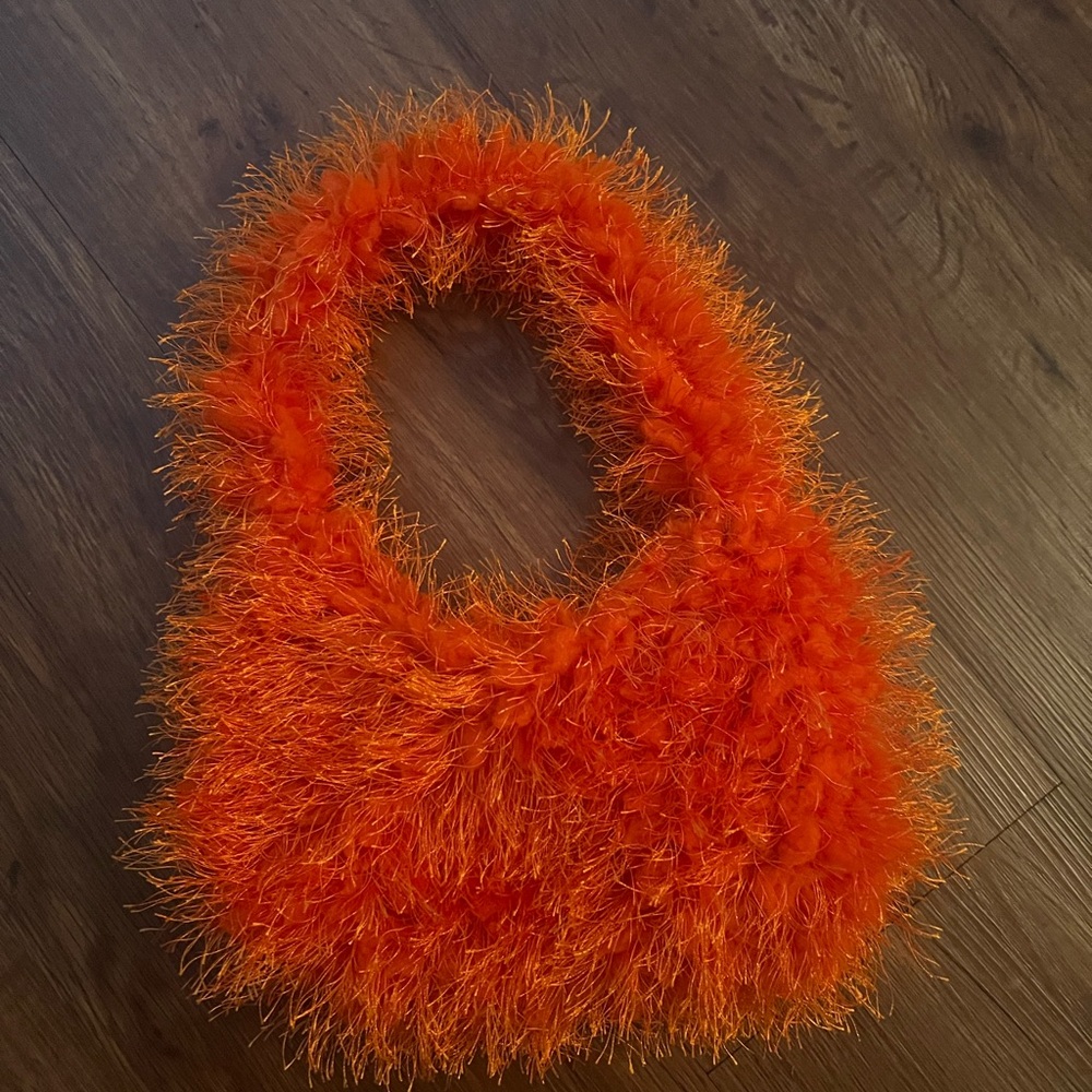 Fluffy shoulder purse